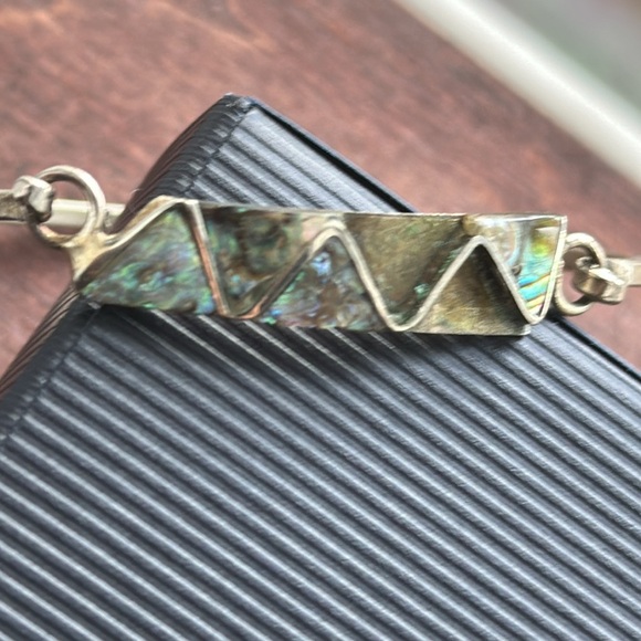 Vintage Handmade Silver(?) Mother Of Pearl Inlay Bangle - Picture 3 of 8